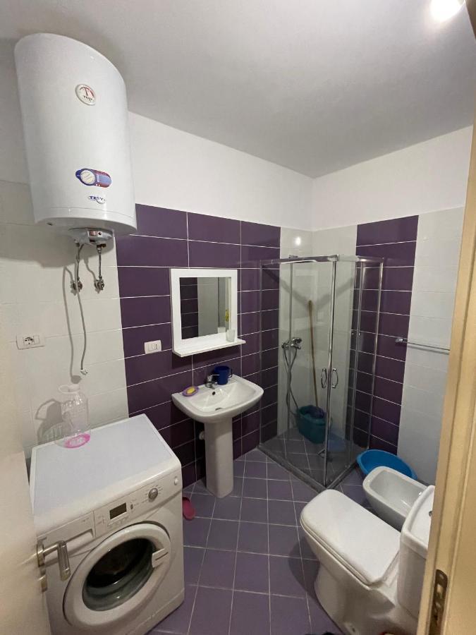 E.I.R Apartments Vlorë Esterno foto