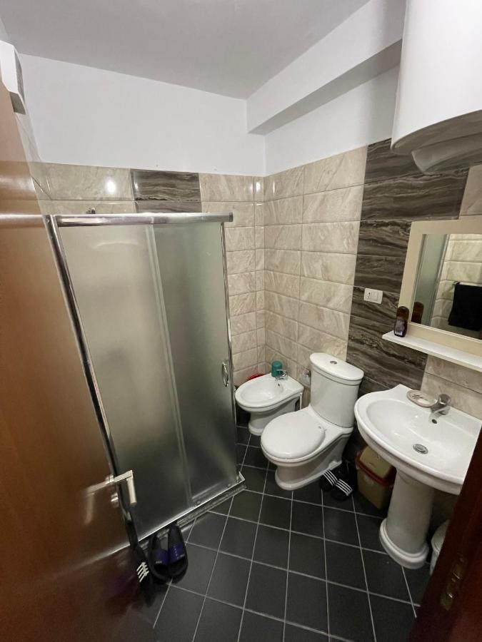 E.I.R Apartments Vlorë Esterno foto