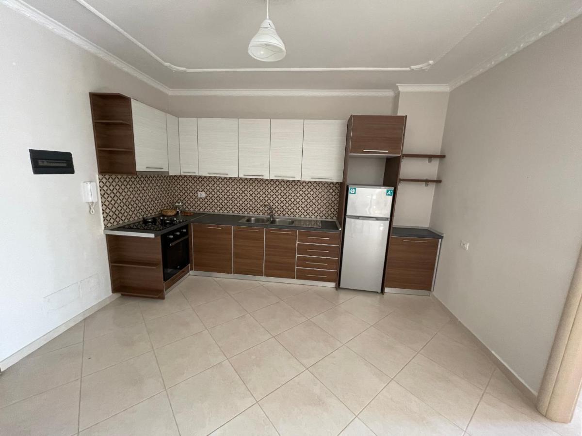 E.I.R Apartments Vlorë Esterno foto
