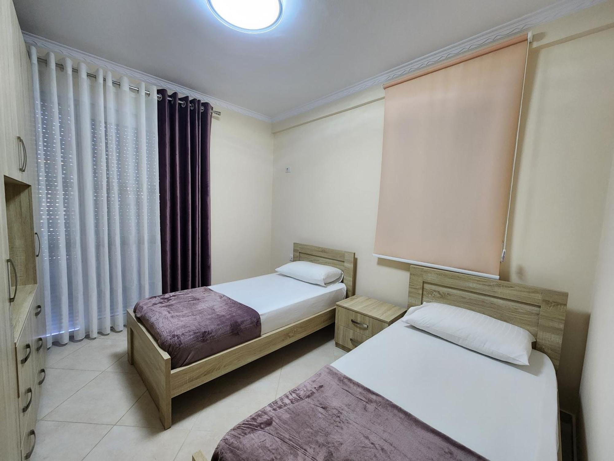 E.I.R Apartments Vlorë Esterno foto