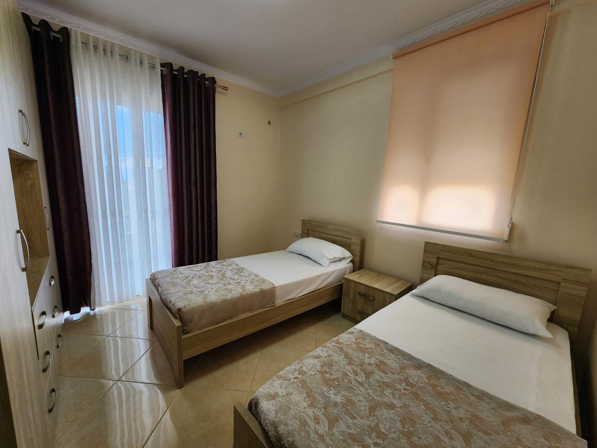 E.I.R Apartments Vlorë Esterno foto
