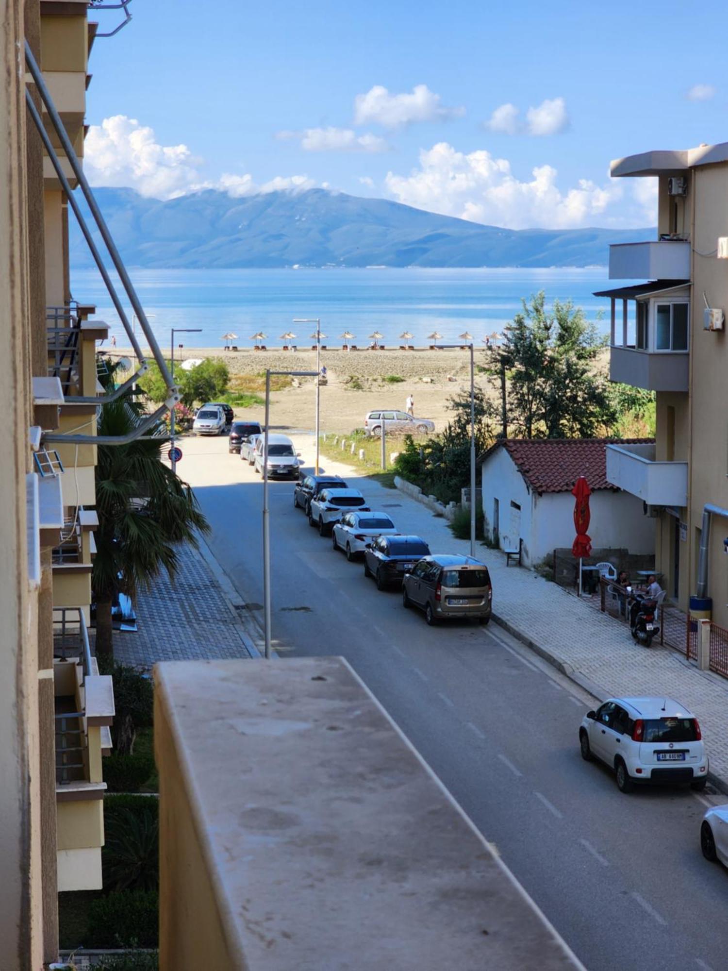 E.I.R Apartments Vlorë Esterno foto