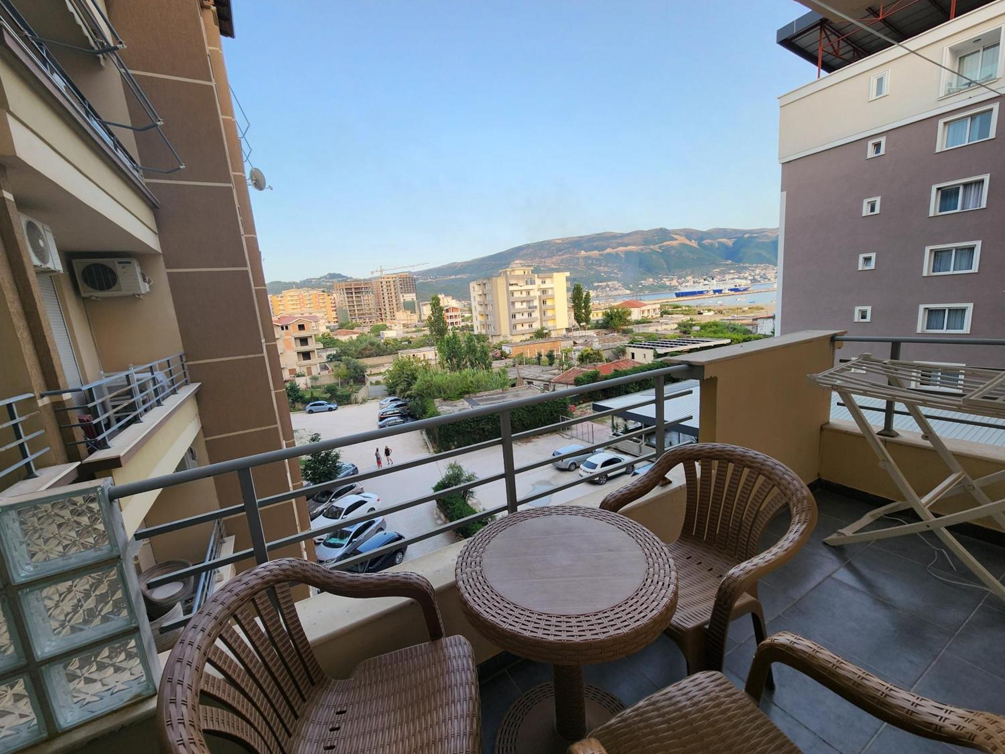 E.I.R Apartments Vlorë Esterno foto